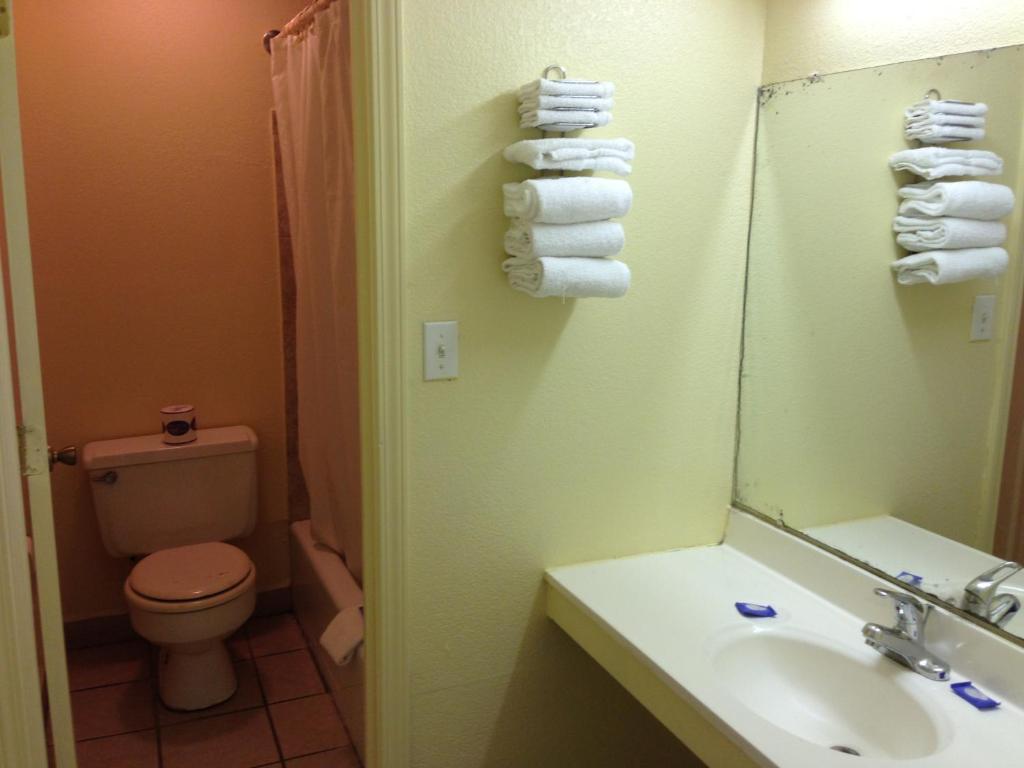 Super 7 Inn-Siloam Springs Habitación foto