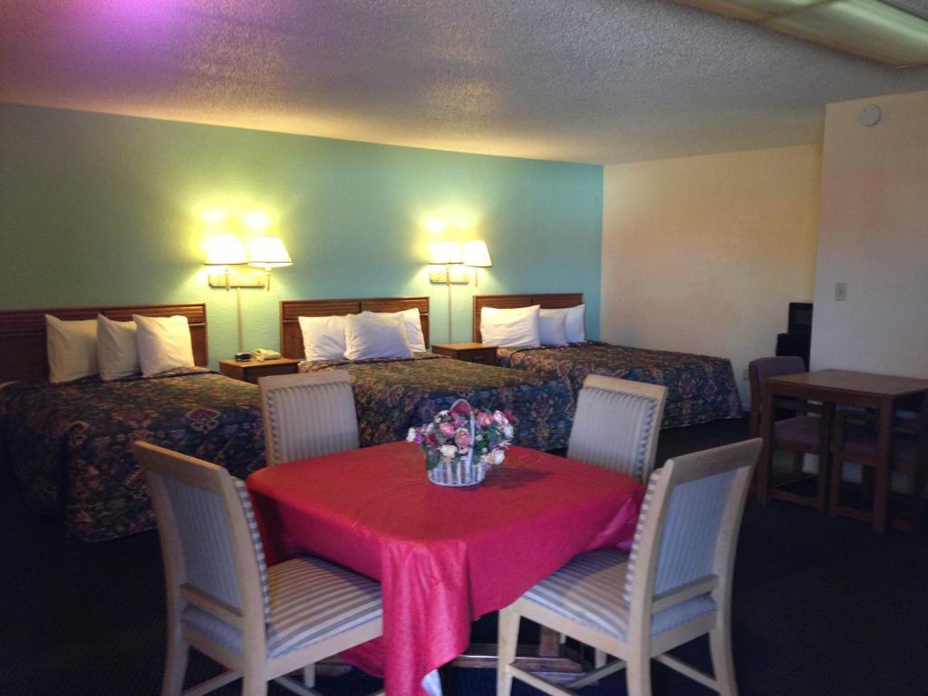Super 7 Inn-Siloam Springs Habitación foto